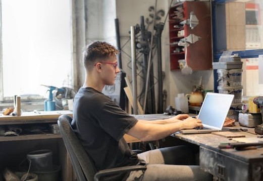 Become Indispensable: The 90-Day Freelancer's Guide to Becoming an Industry Expert