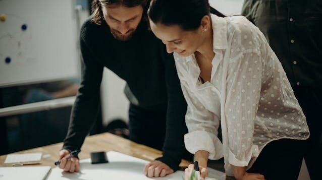 The Remote Work Divide: How Freelancers and Contractors Are Navigating the New Two-Tier Talent War